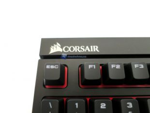 Corsair-Gaming-STRAFE-13